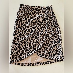 NWOT ANN TAYLOR TULIP HEM SKIRT (8); leopard print